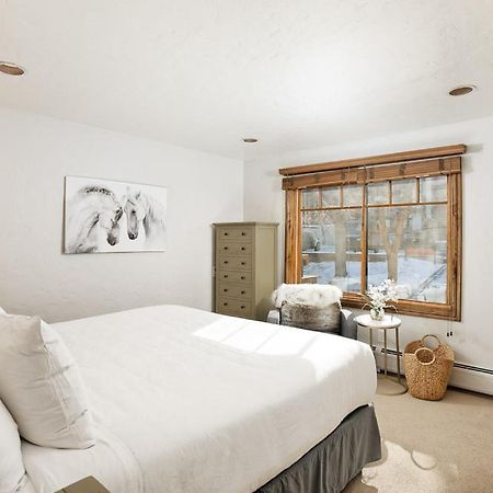 Fasching Haus Unit 310, Deluxe Condo W/ Stately Furnishings, Private Deck, A/C Aspen Exterior photo